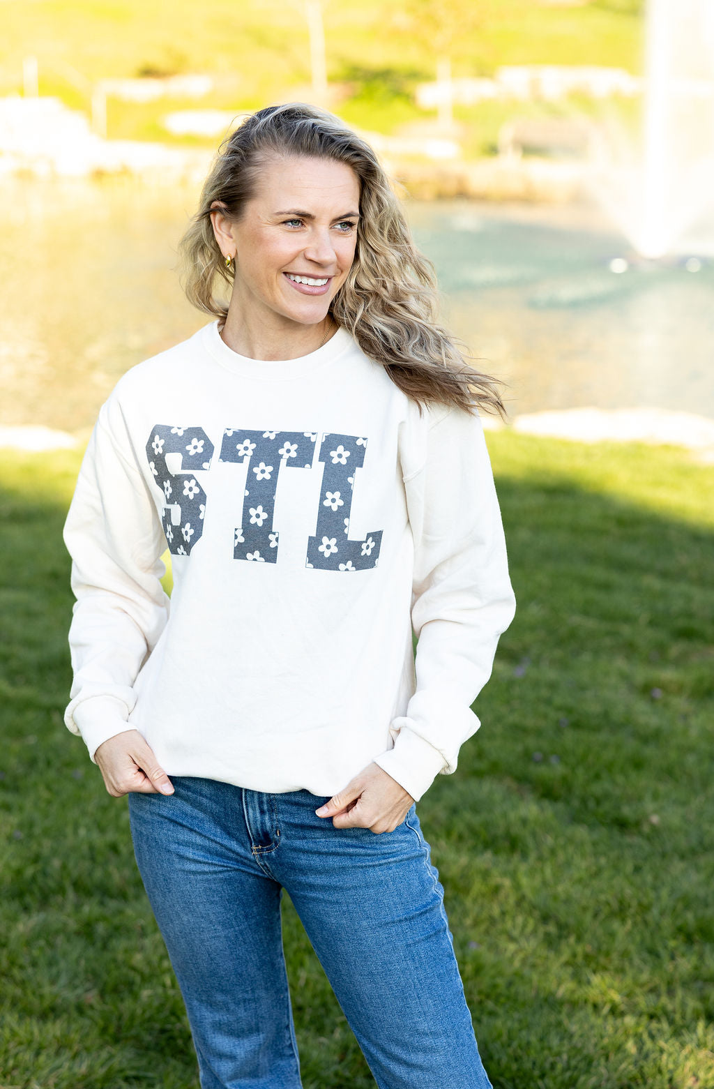 Daisy STL Crewneck